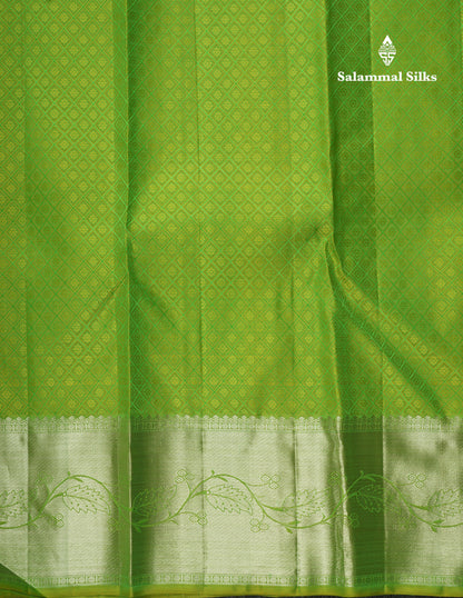 Dual Tone Light Green Bridal Pure Kanjivaram Silk Saree With Contrast Green Border