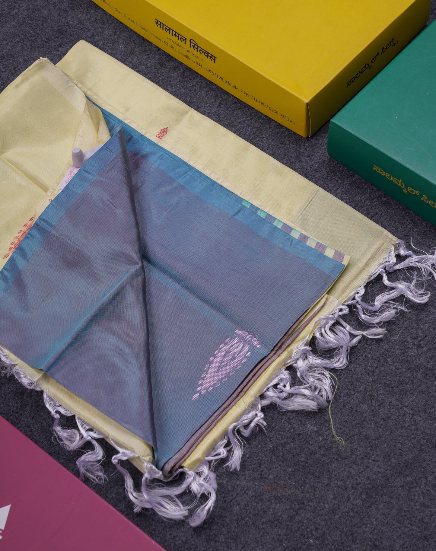 Dual Tone Blue Thread work Buttas Banana Pinth Saree (Vaazhainaar Pattu) With Contrast Light Yellow Blouse