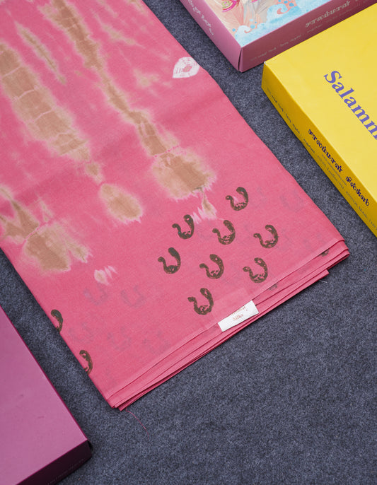 Sandal Batik Print Sungudi Pure Cotton Saree With Contrast Light Pink Blouse