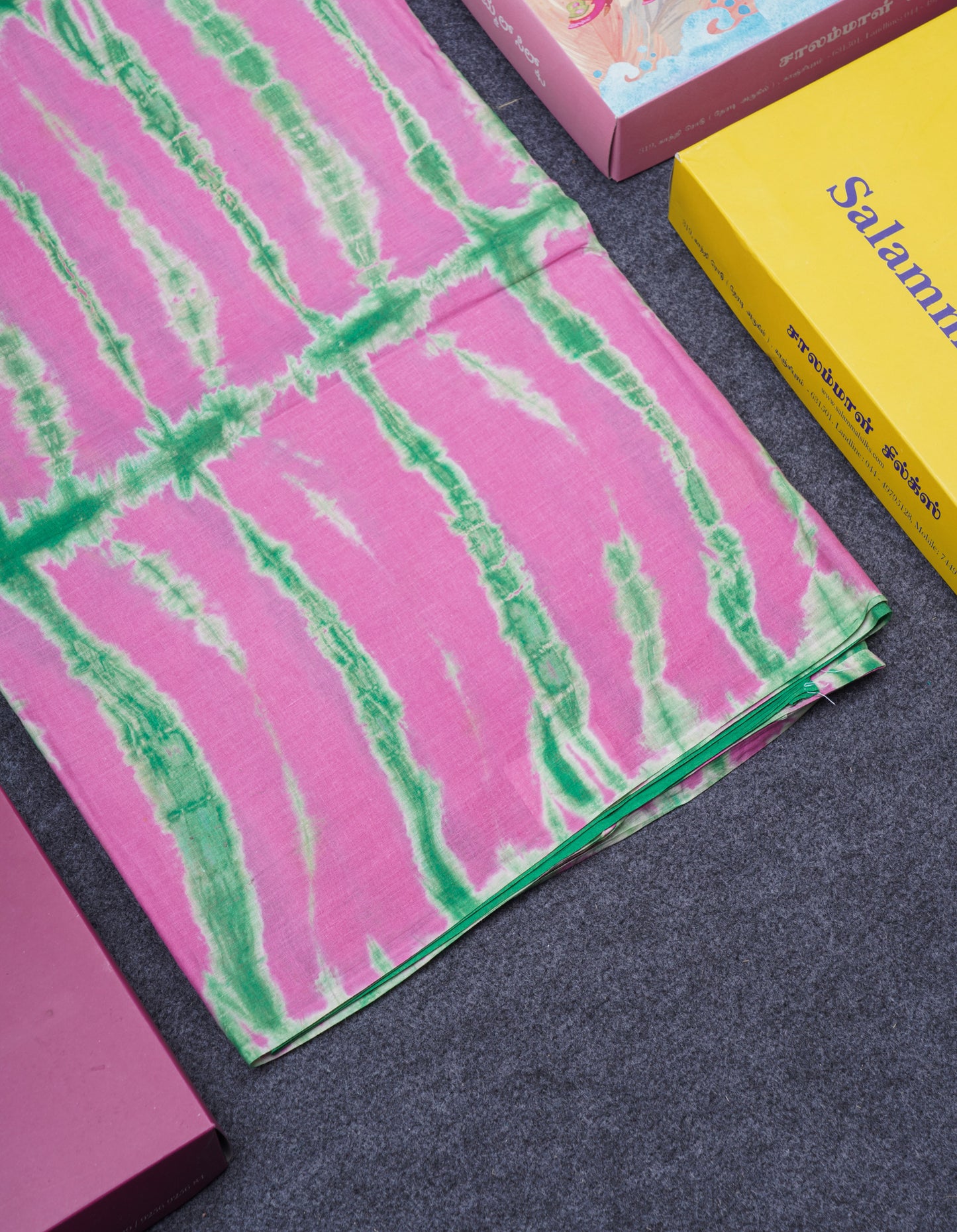 Light Pink Batik Print Sungudi Pure Cotton Saree With Contrast Light Green Blouse