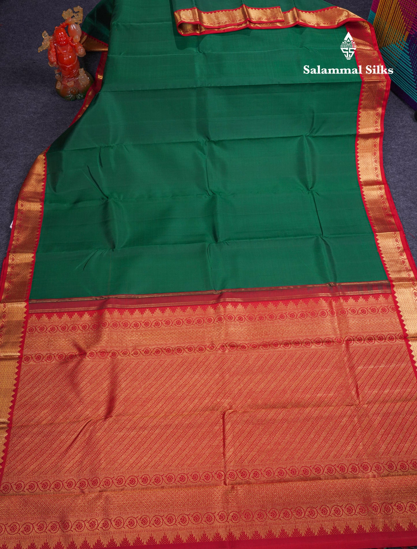 Beautiful Korvai Bottle Green Plain Pure Kanjivaram Silk Saree With Contrast Maroon Medium Traditional Border