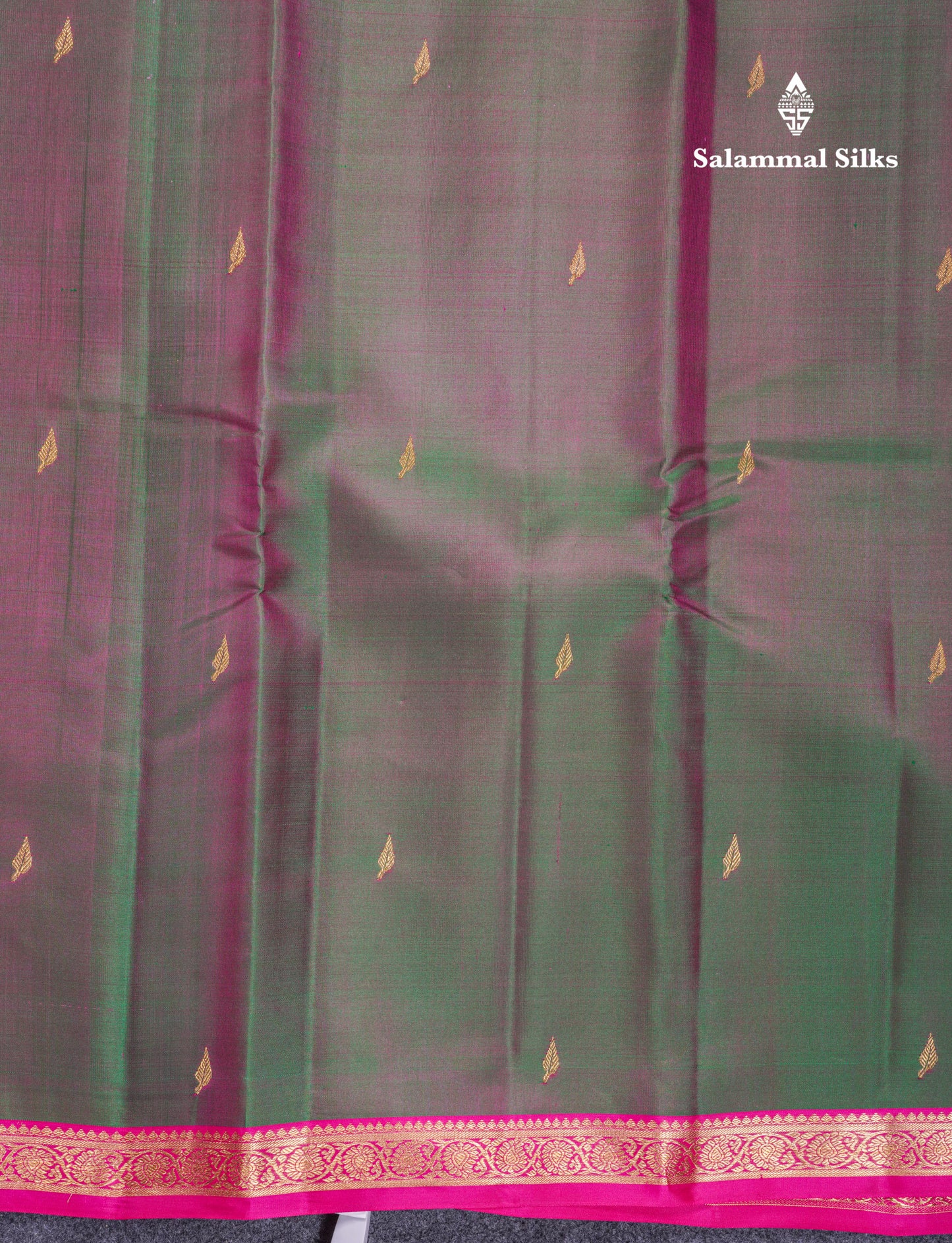 Beautiful Dual Tone Bottle Green Pure Kanjivaram Silk Saree With Contrast Magenta Pink Small Border