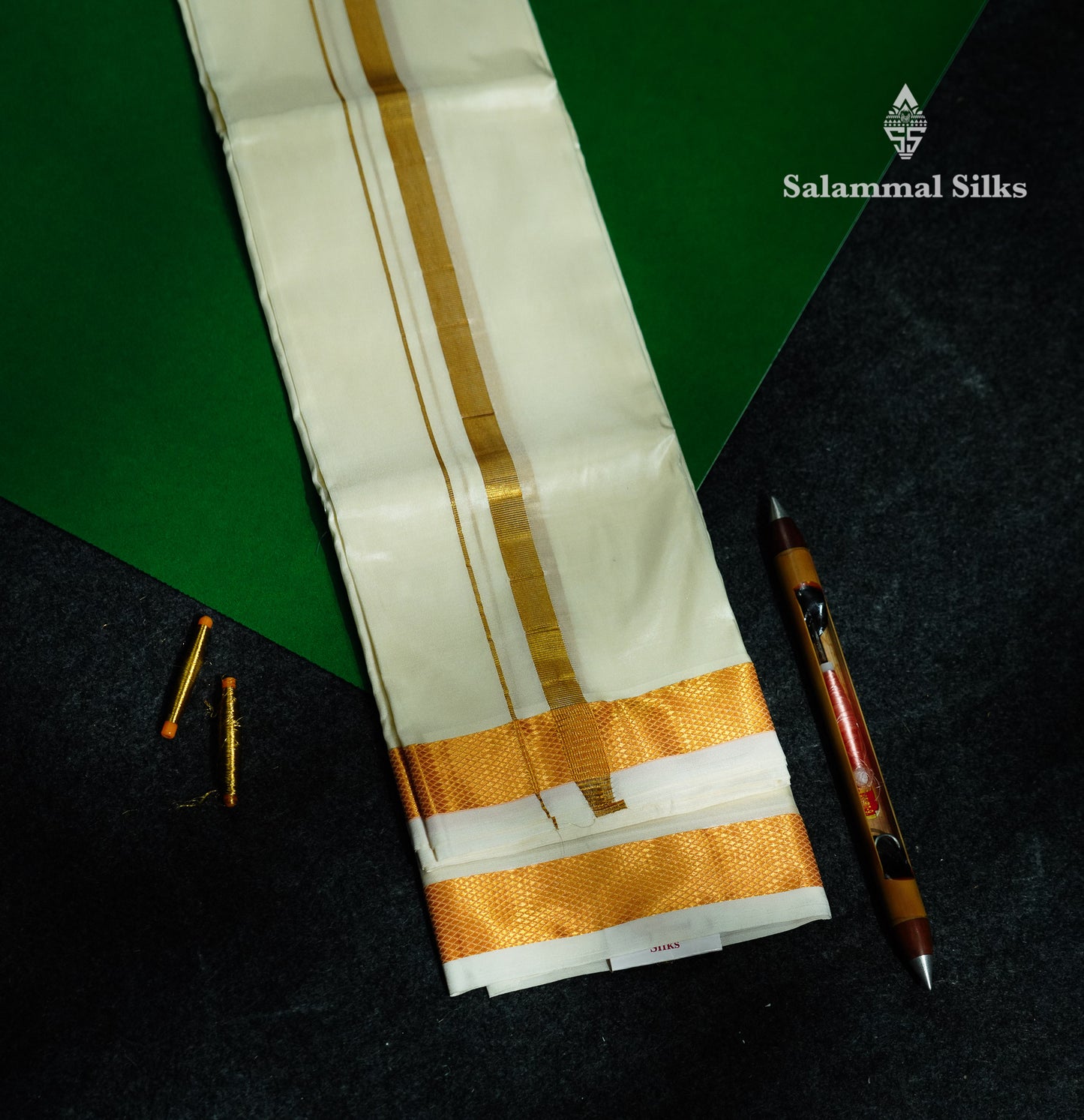Beautiful Cream White Asha Mix 8 Muzham Dhoti With Ganga And Jamuna Border