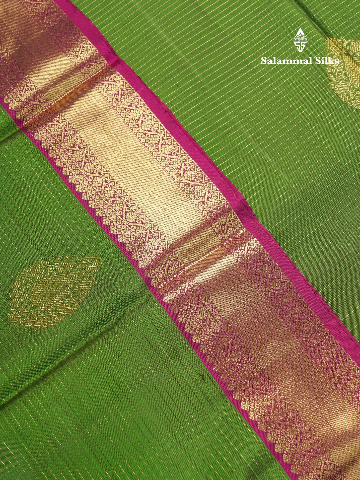 Green Pure Kanjivaram Silk Saree With Contrast Magenta Evening Morning Traditional Border