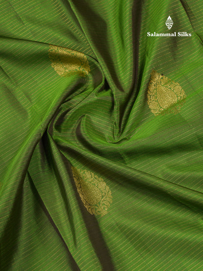 Green Pure Kanjivaram Silk Saree With Contrast Magenta Evening Morning Traditional Border
