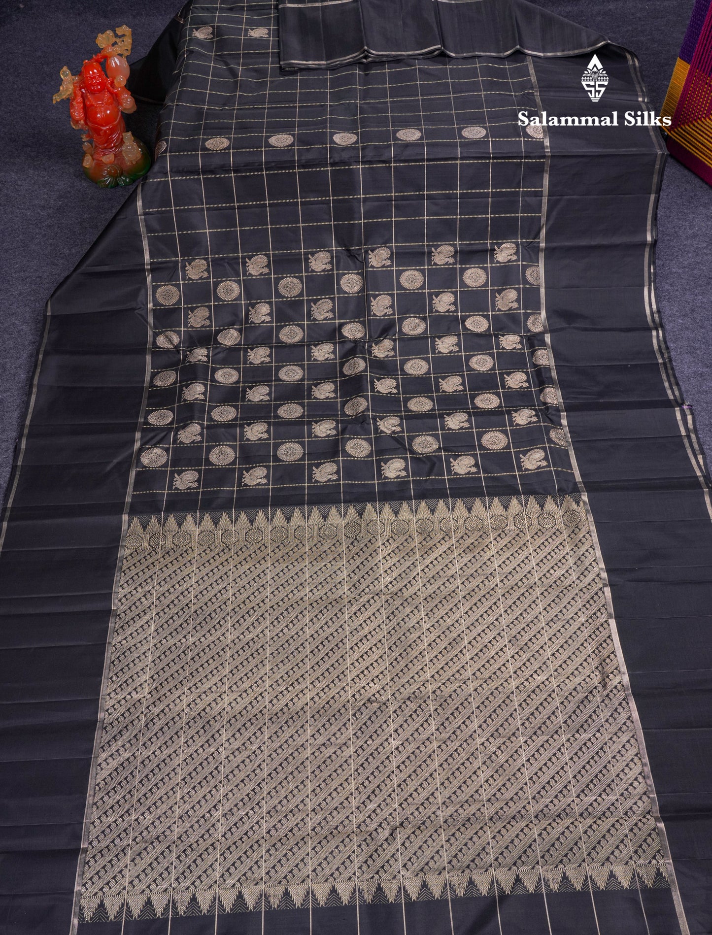 Beautiful Black Mayil Chakaram Butta Checks Pure Kanjivaram Silk Saree With Traditional Gap Border