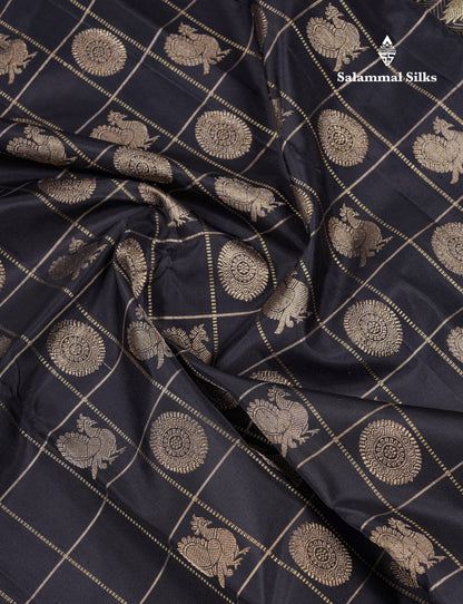 Beautiful Black Mayil Chakaram Butta Checks Pure Kanjivaram Silk Saree With Traditional Gap Border