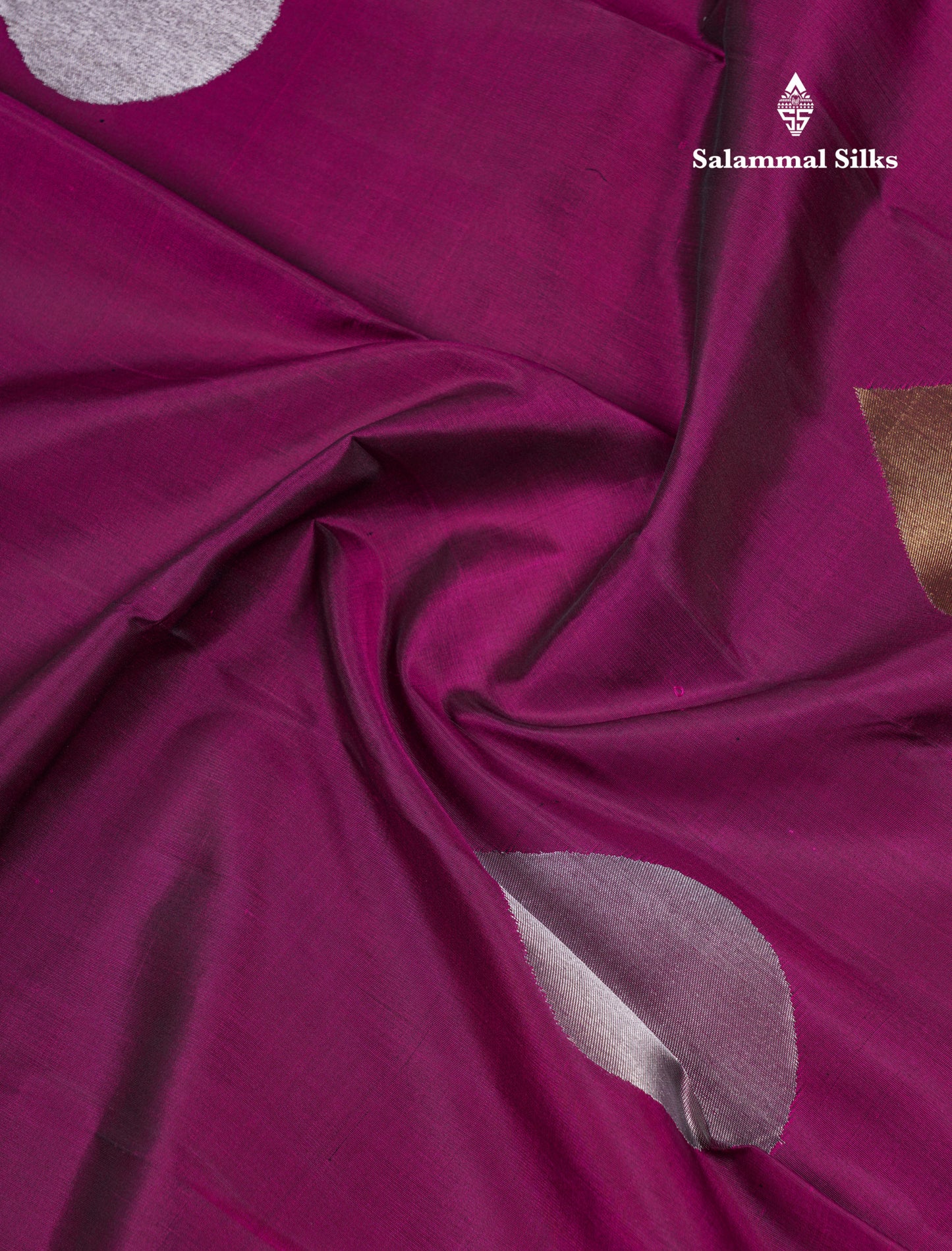 Beautiful Magenta 8Kol Gold & Silver Butta Pure Zari Kanjivaram Silk Saree With Traditional Border