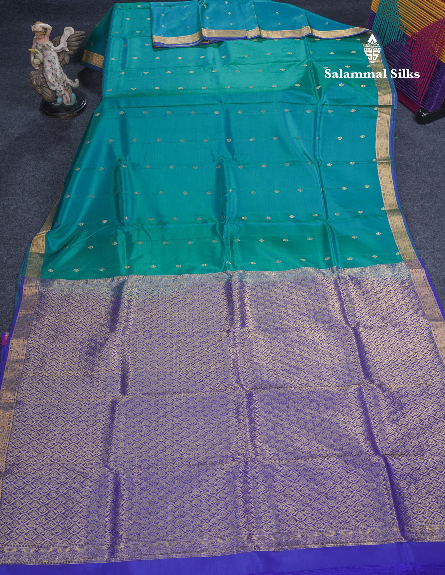 Dual Tone Peacock Green Puremix Silk Saree With Small Traditional Border