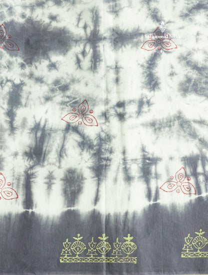 White Batik Print Sungudi Pure Cotton Saree With Contrast Grey Border