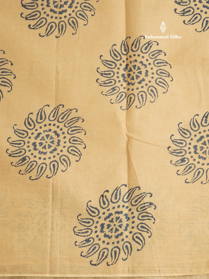 White Batik Print Sungudi Pure Cotton Saree With Contrast Grey Border