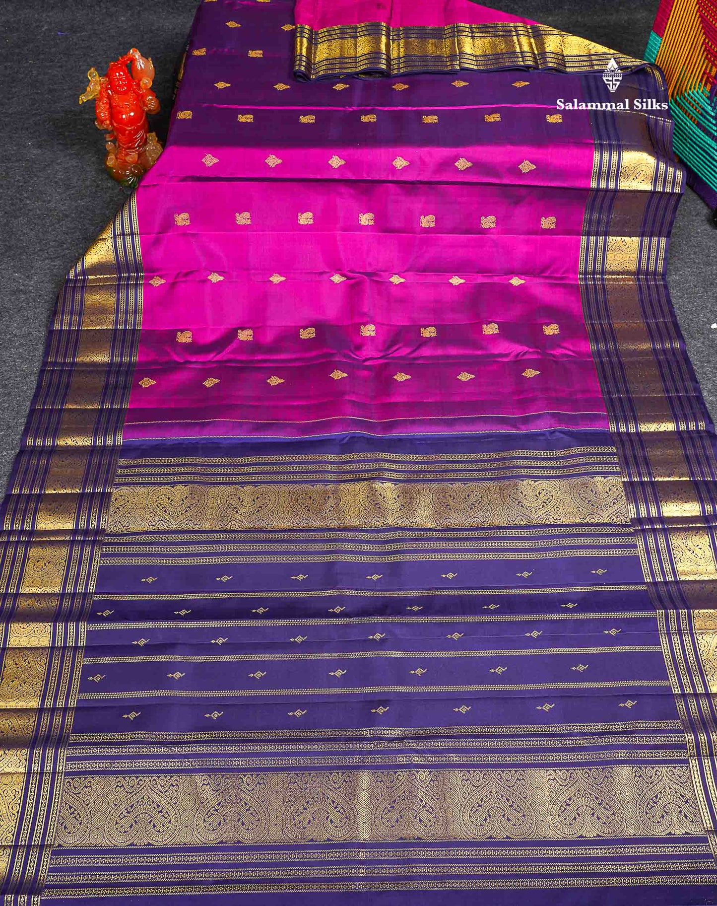 2G Zari Kanjivaram Silk Saree - Magenta Colour Body Zari Butta With Navy Blue Border 