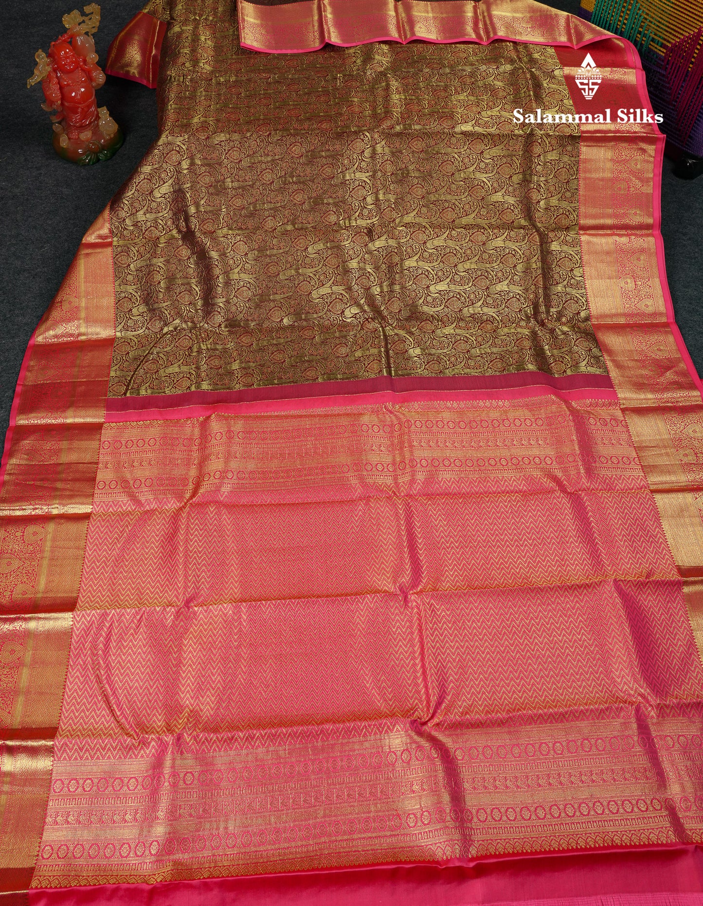 Beautiful Dark Brown Bridal Pure Kanjivaram Silk Saree With Contract Light Pink Traditional Border