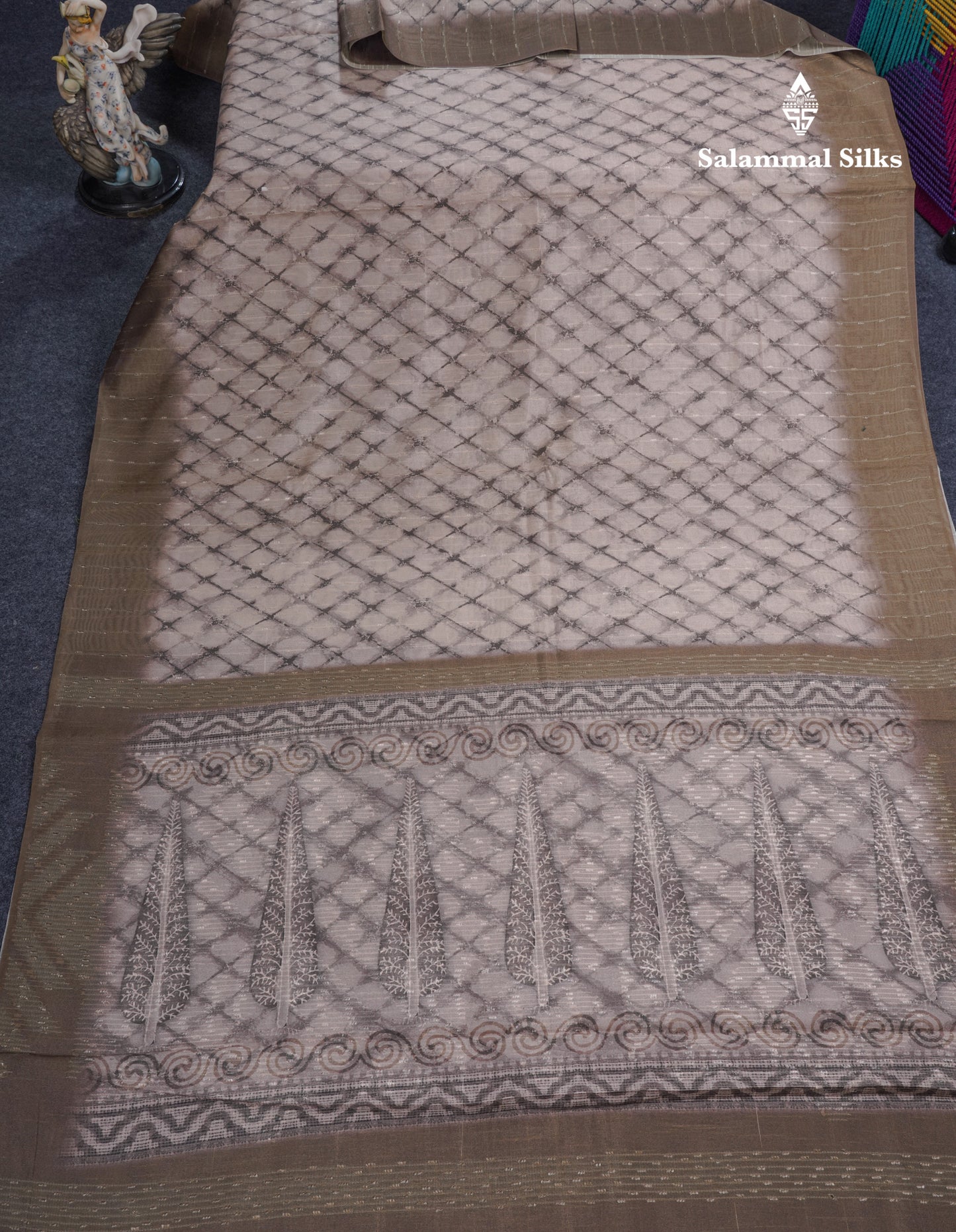 Onion Pink Thread Work Printed Semi Tussar Fancy Saree With Contrast Magenta Border