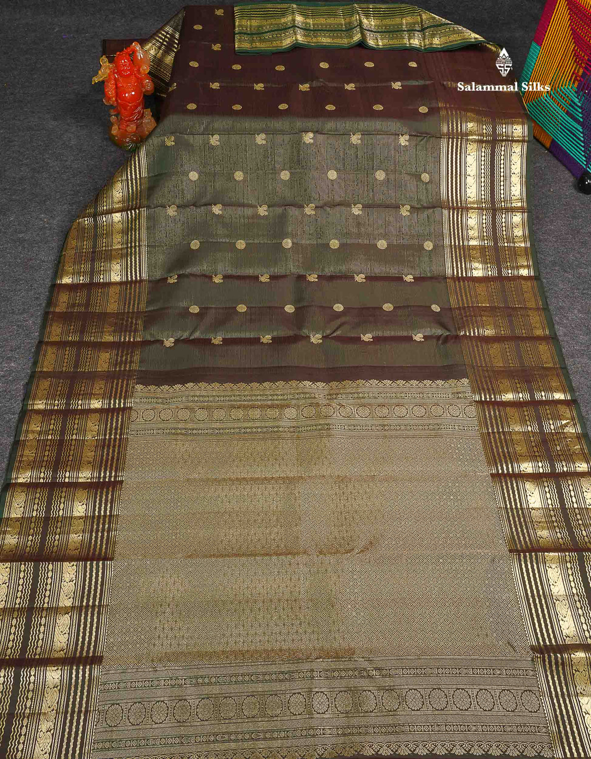 Pure Kanjivaram Silk Saree - Dual Tone Olive Green Colour Body Vaira Oosi Lines With Butta  & Traditional Long Border