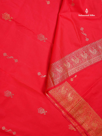 Beautiful Dual Tone Magenta Iruthalai Pakshi Zari Butta Semi Silk Saree With Traditional Turning Border