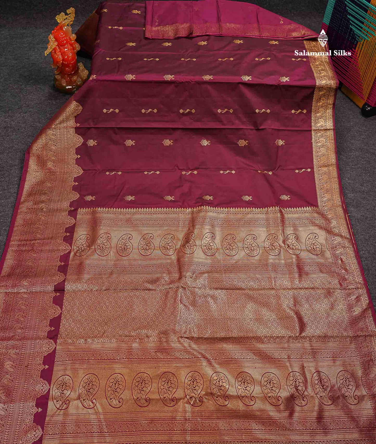 Beautiful Dual Tone Magenta Iruthalai Pakshi Zari Butta Semi Silk Saree With Traditional Turning Border