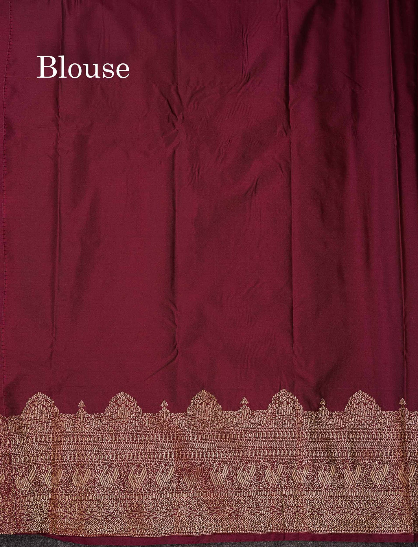 Beautiful Dual Tone Magenta Iruthalai Pakshi Zari Butta Semi Silk Saree With Traditional Turning Border