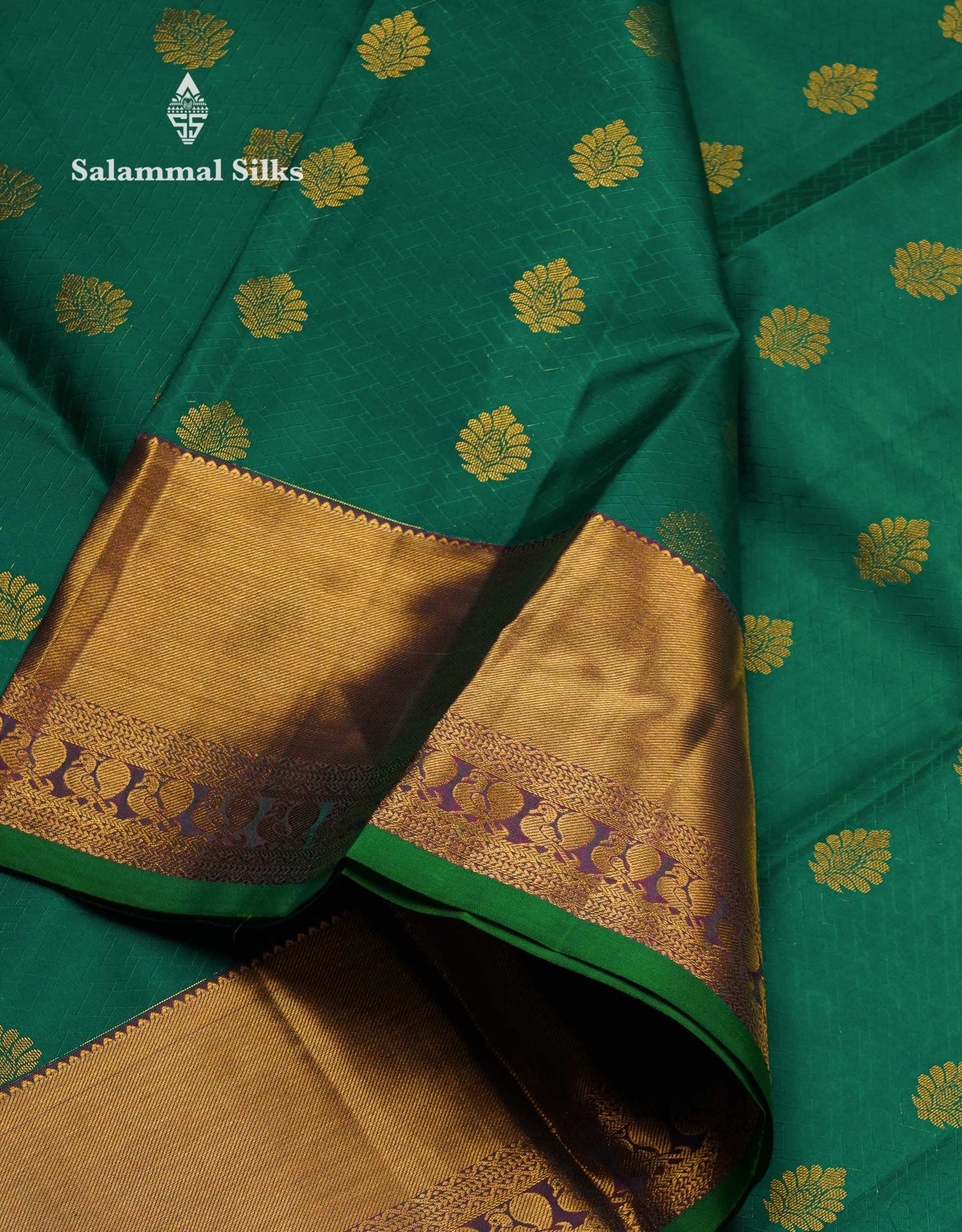 Beautiful Bottle Green Pure Kanjivaram Silk Saree With Contrast Magenta Traditional Border