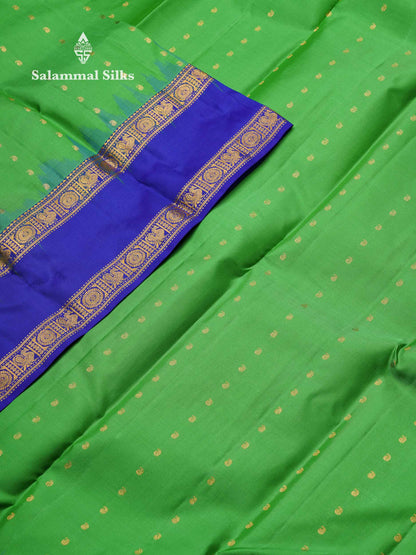 Beautiful Parrot Green Pure Kanjivaram Silk Saree With Contrast Royal Blue Traditional Rettapet Border
