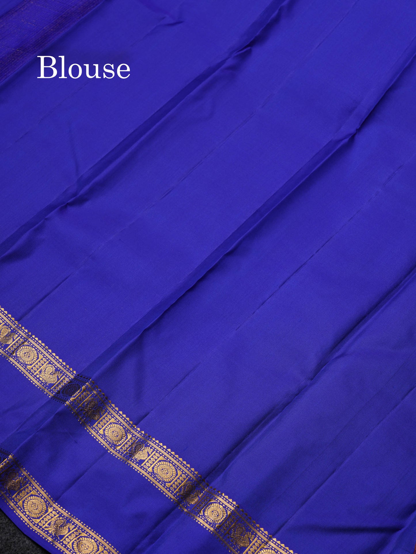 Beautiful Parrot Green Pure Kanjivaram Silk Saree With Contrast Royal Blue Traditional Rettapet Border