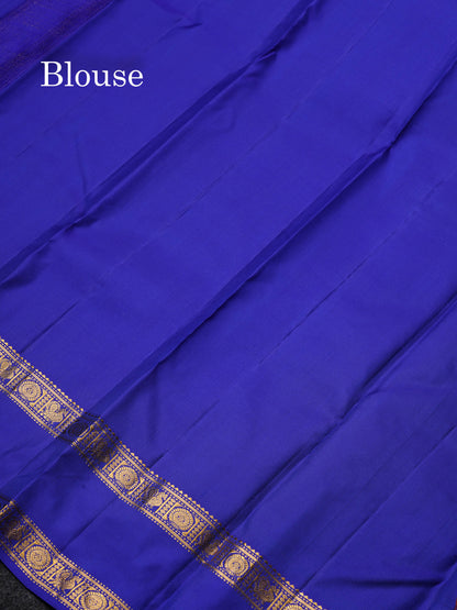 Beautiful Parrot Green Pure Kanjivaram Silk Saree With Contrast Royal Blue Traditional Rettapet Border