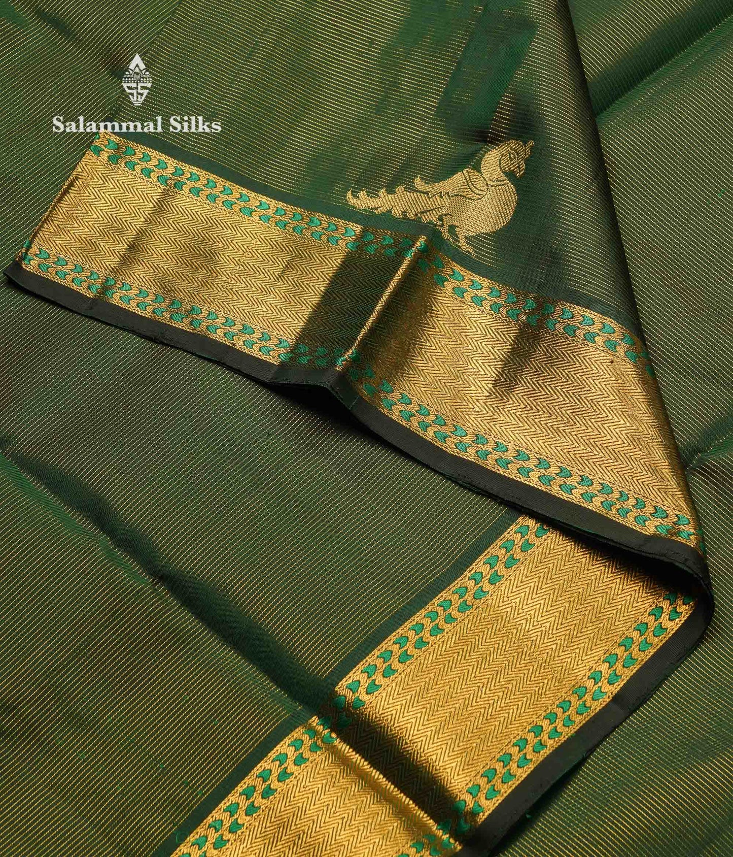 Beautiful Bottle Green Vaira Oosi Pure Kanjivaram Silk Saree With Traditional Medium Border