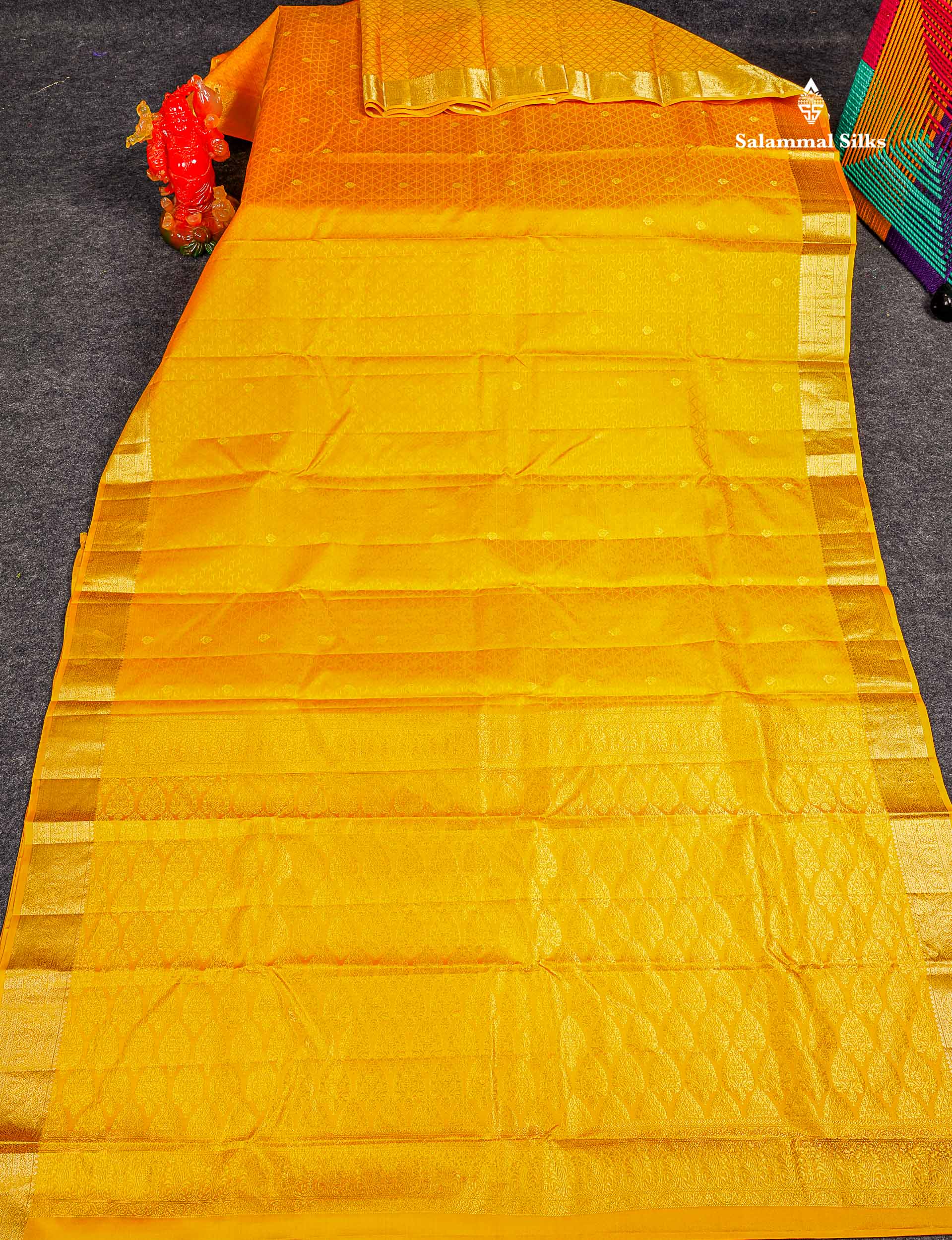 Pure Kanjivaram Silk Saree - Yellow  Colour Body Zari Buttas With Medium Border 