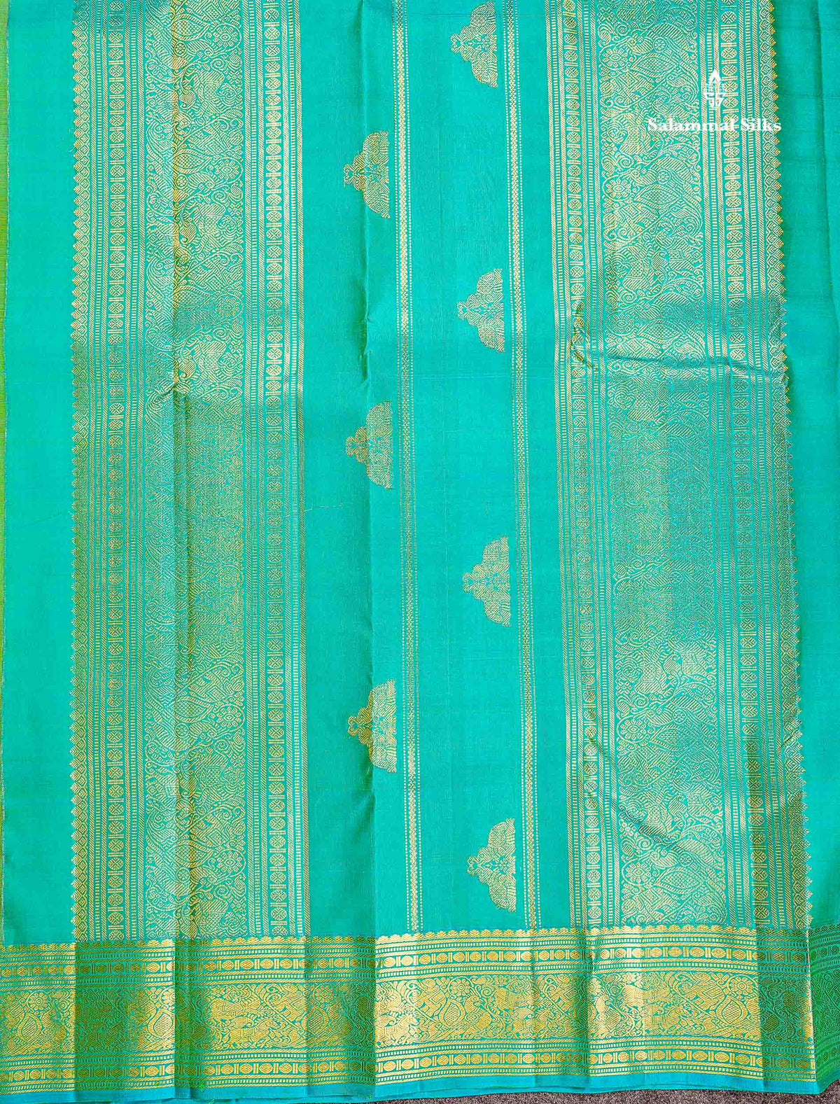 Pure Kanjivaram Silk Saree - Manthulir Green Colour Body With Sapphire Blue Traditional Border