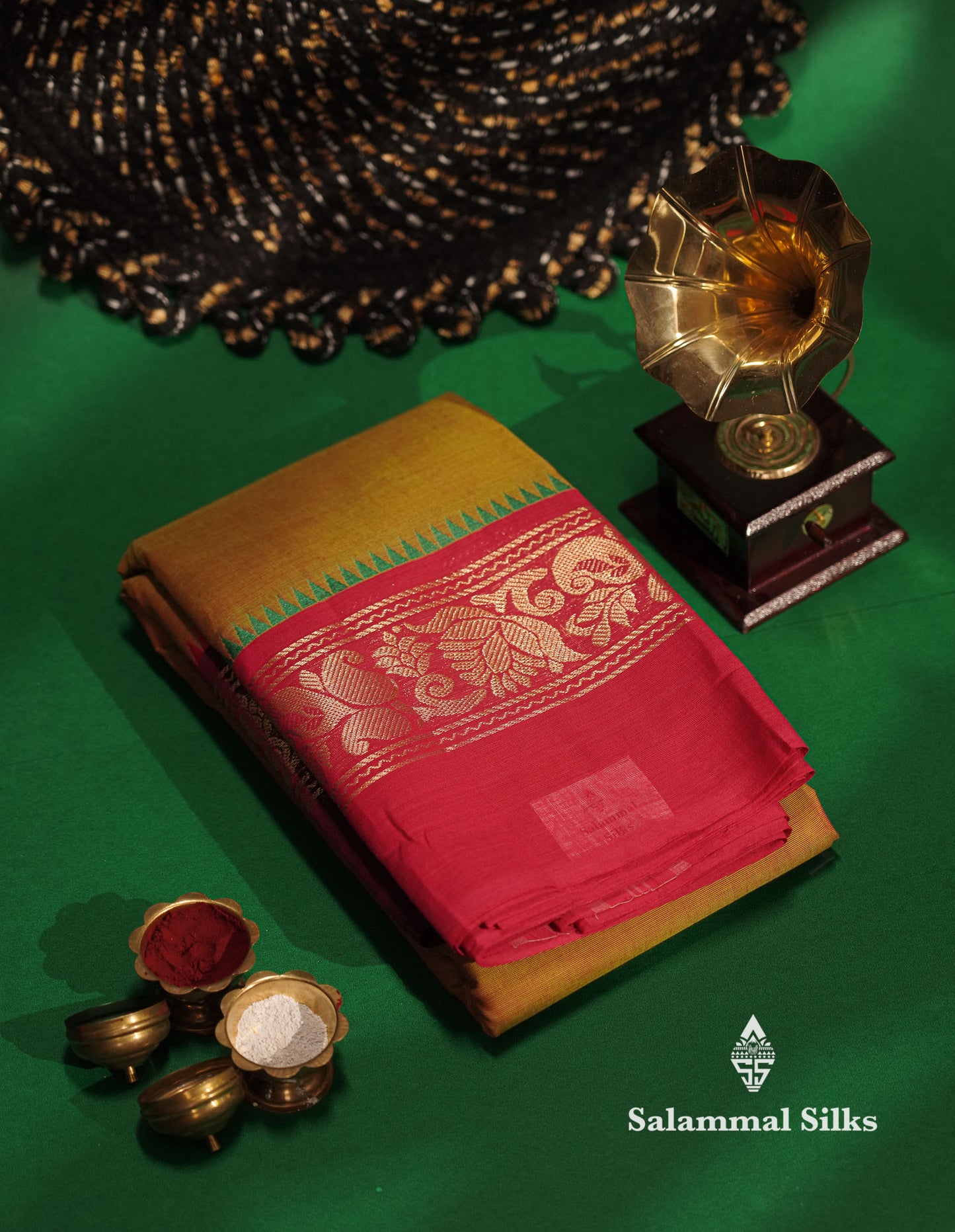 Beautiful Green Plain Pure Chettinad Cotton Saree With Traditional Ganga Jamuna Border