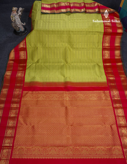 Beautiful Parrot Green Vintage Veldhari Pure Kanjivaram Silk Saree With Reddish Pink Traditional Rettapet Border