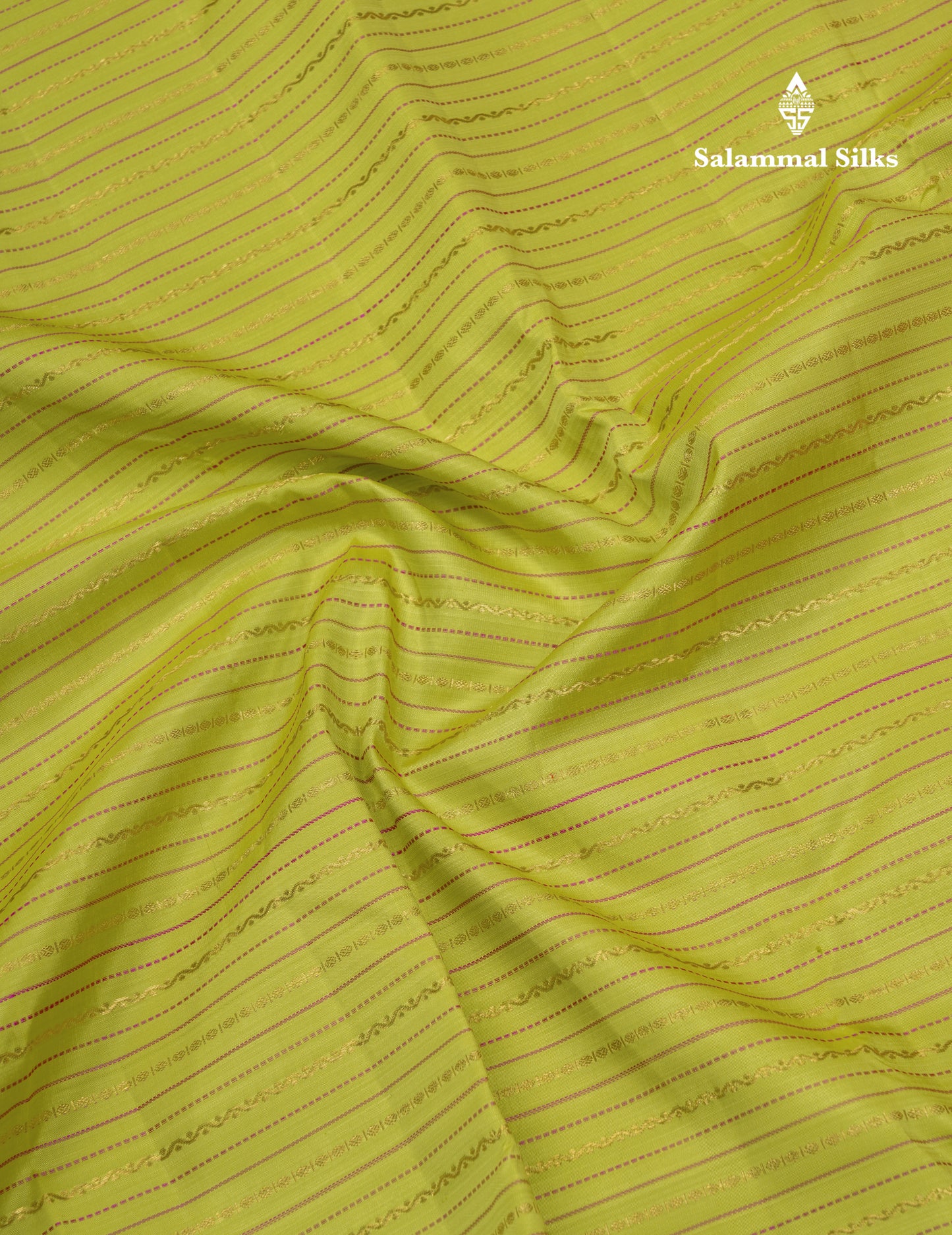 Beautiful Parrot Green Vintage Veldhari Pure Kanjivaram Silk Saree With Reddish Pink Traditional Rettapet Border