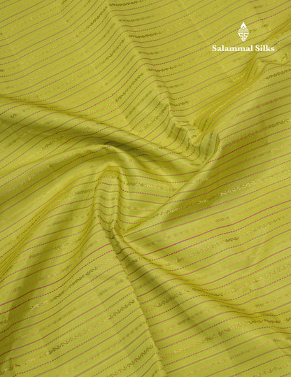 Beautiful Parrot Green Vintage Veldhari Pure Kanjivaram Silk Saree With Reddish Pink Traditional Rettapet Border