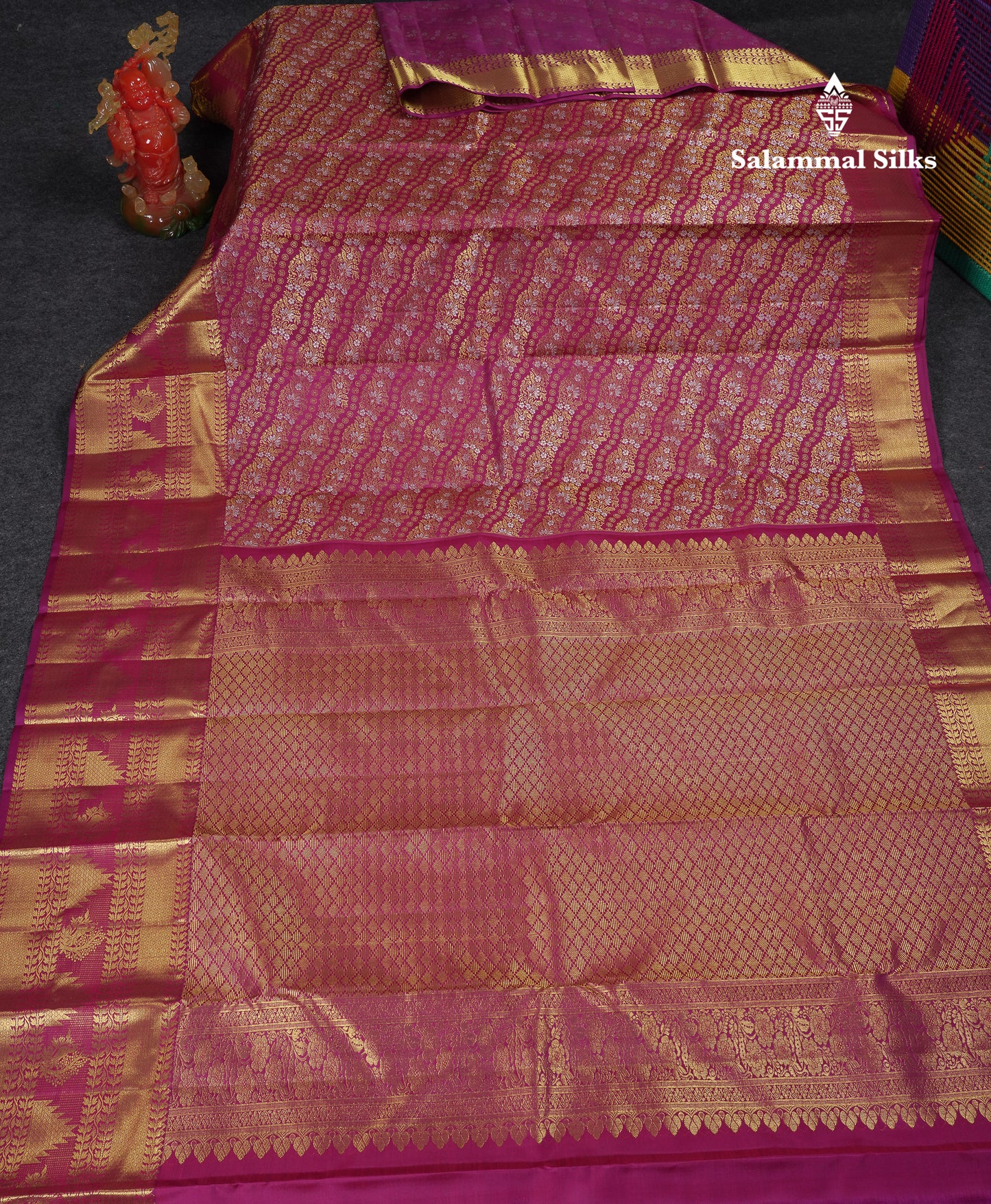 Beautiful Magenta Bridal Pure Kanjivaram Silk Saree With Traditional Evening Morning Border