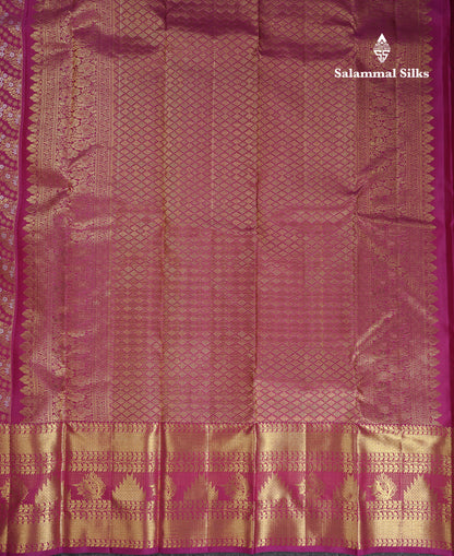 Beautiful Magenta Bridal Pure Kanjivaram Silk Saree With Traditional Evening Morning Border