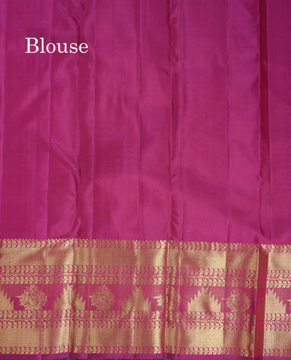 Beautiful Magenta Bridal Pure Kanjivaram Silk Saree With Traditional Evening Morning Border
