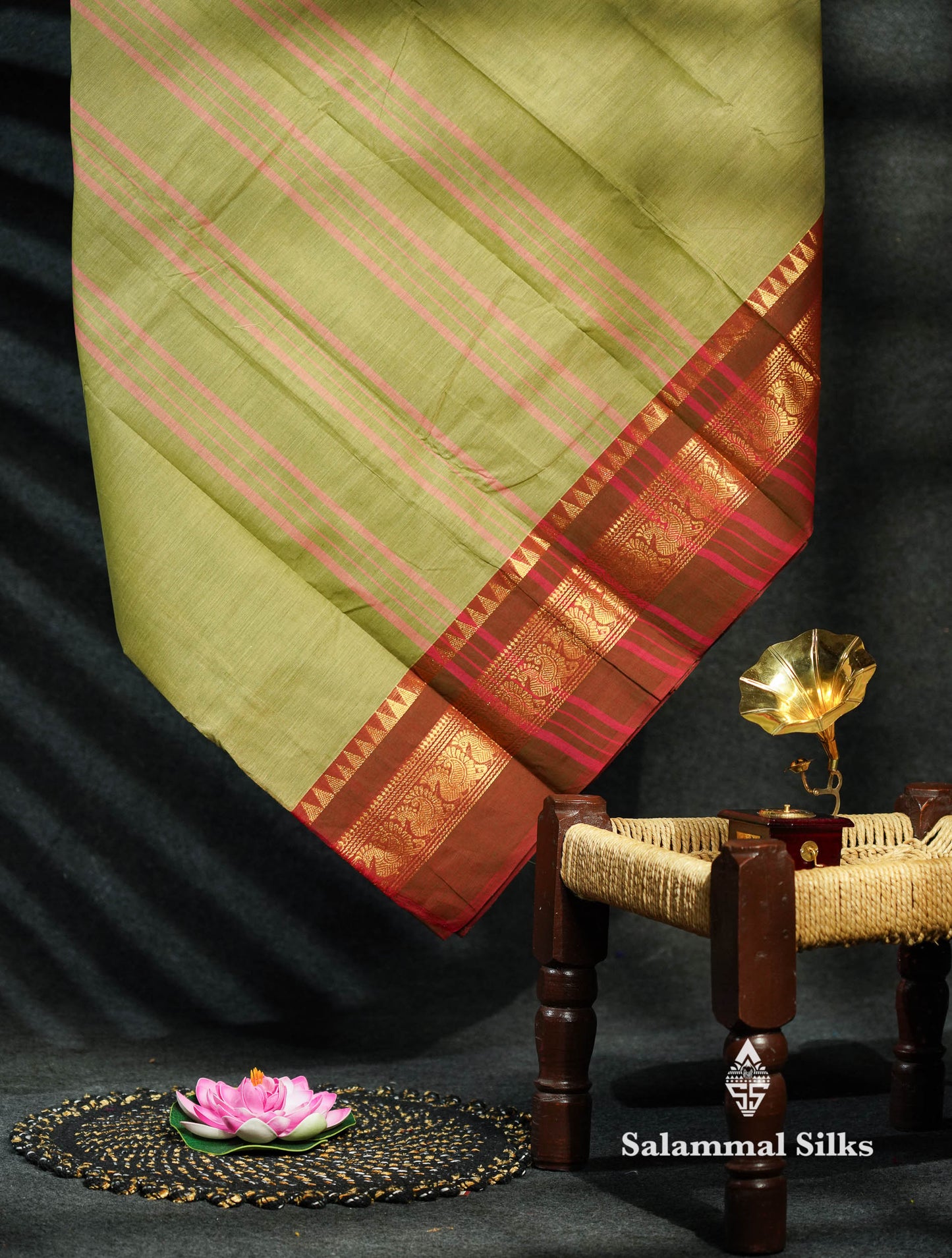 Beautiful Magenta Plain Pure Chettinad Cotton Saree With Dual Tone Bottle Green Traditional Small Temple Border