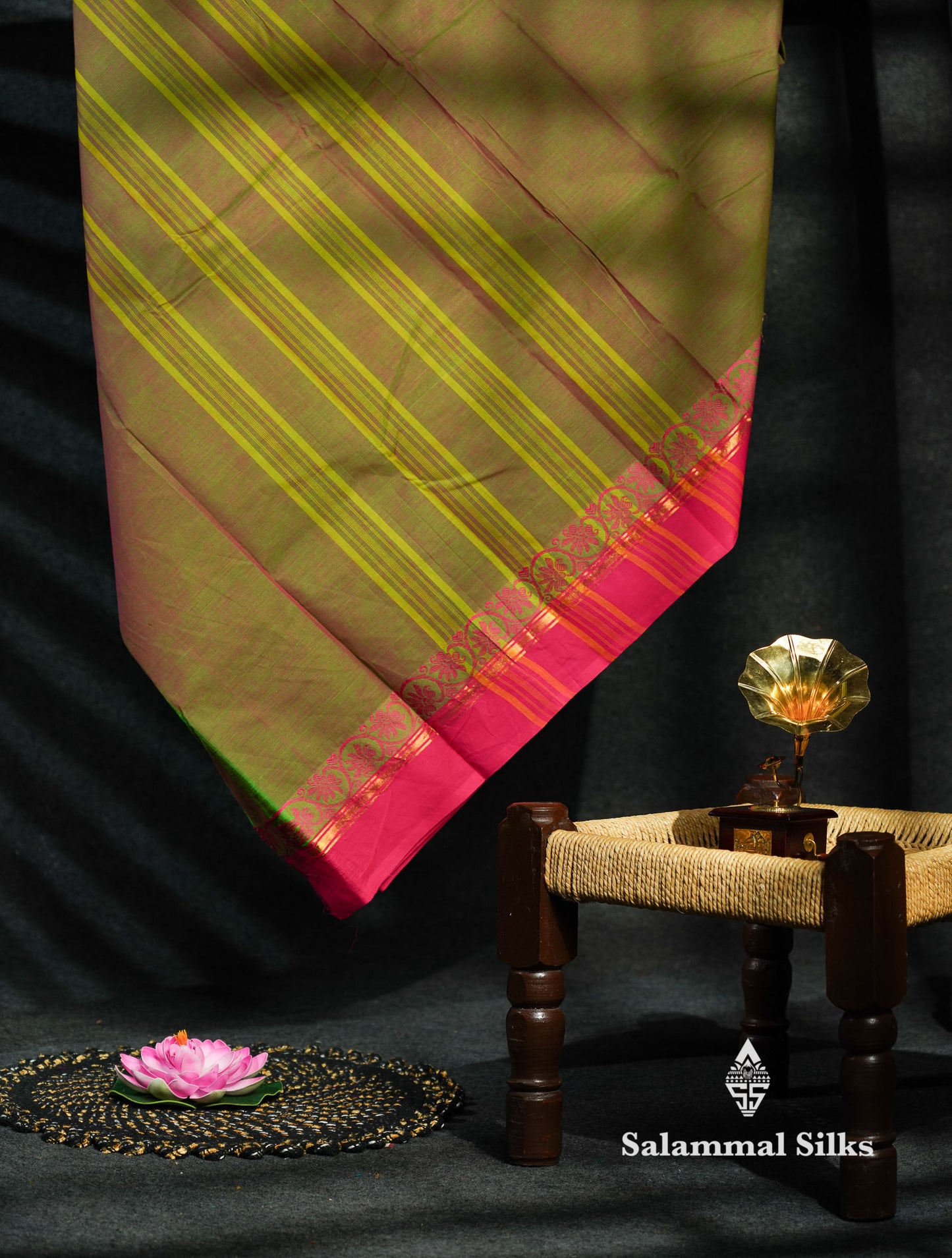 Beautiful Dual Tone Green Chettinad Plain Pure Cotton Saree With Pink Border