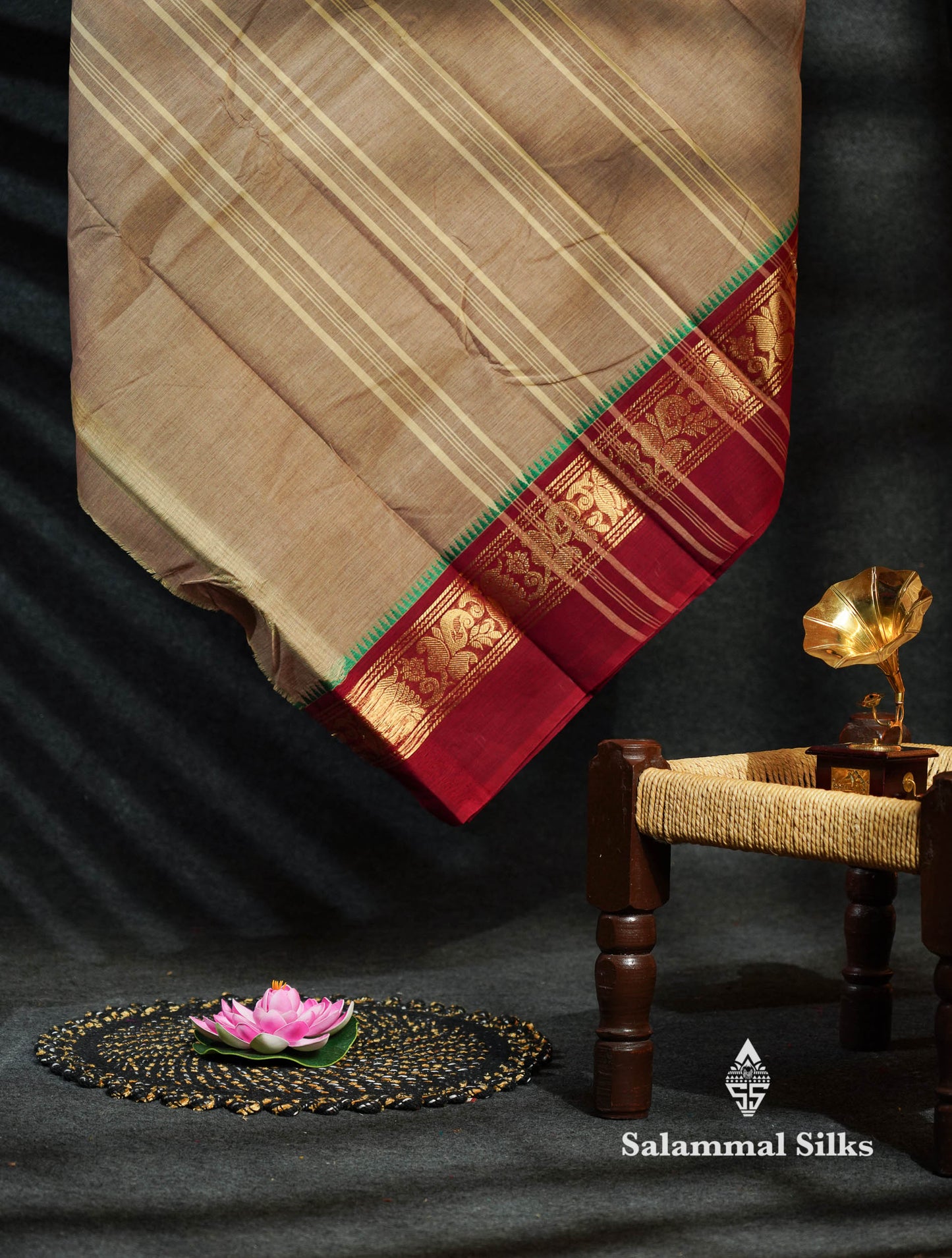 Beautiful Green Plain Pure Chettinad Cotton Saree With Traditional Ganga Jamuna Border