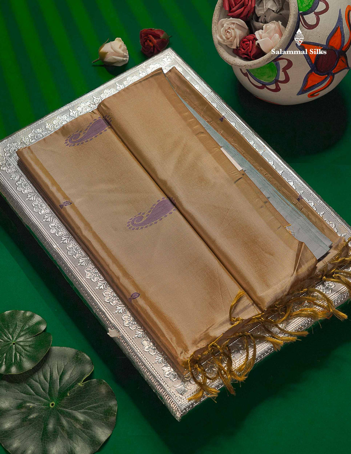 Light Lavender Thread work Buttas Banana Pinth Saree (Vaazhainaar Pattu) With Contrast Sandal Blouse