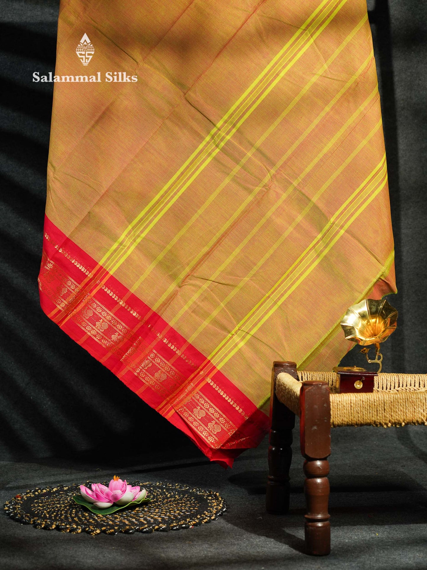 Beautiful Grey Plain Pure Chettinad Cotton Saree With Traditional Navy Blue Border