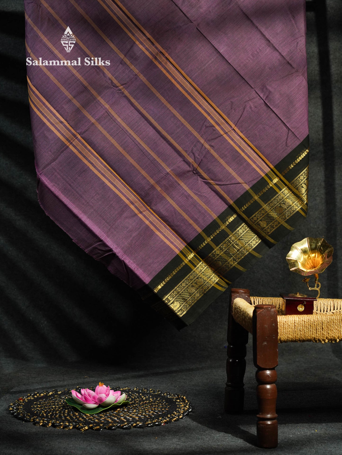 Beautiful Grey Plain Pure Chettinad Cotton Saree With Traditional Navy Blue Border