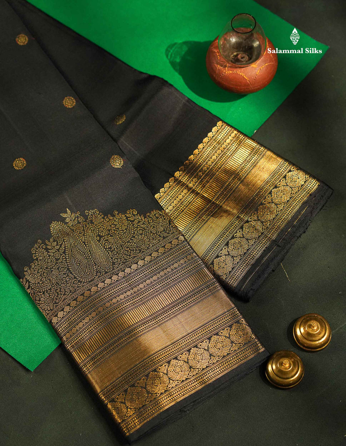 Beautiful Black Pure Kanjivaram Silk Saree With Traditional & Turning Border