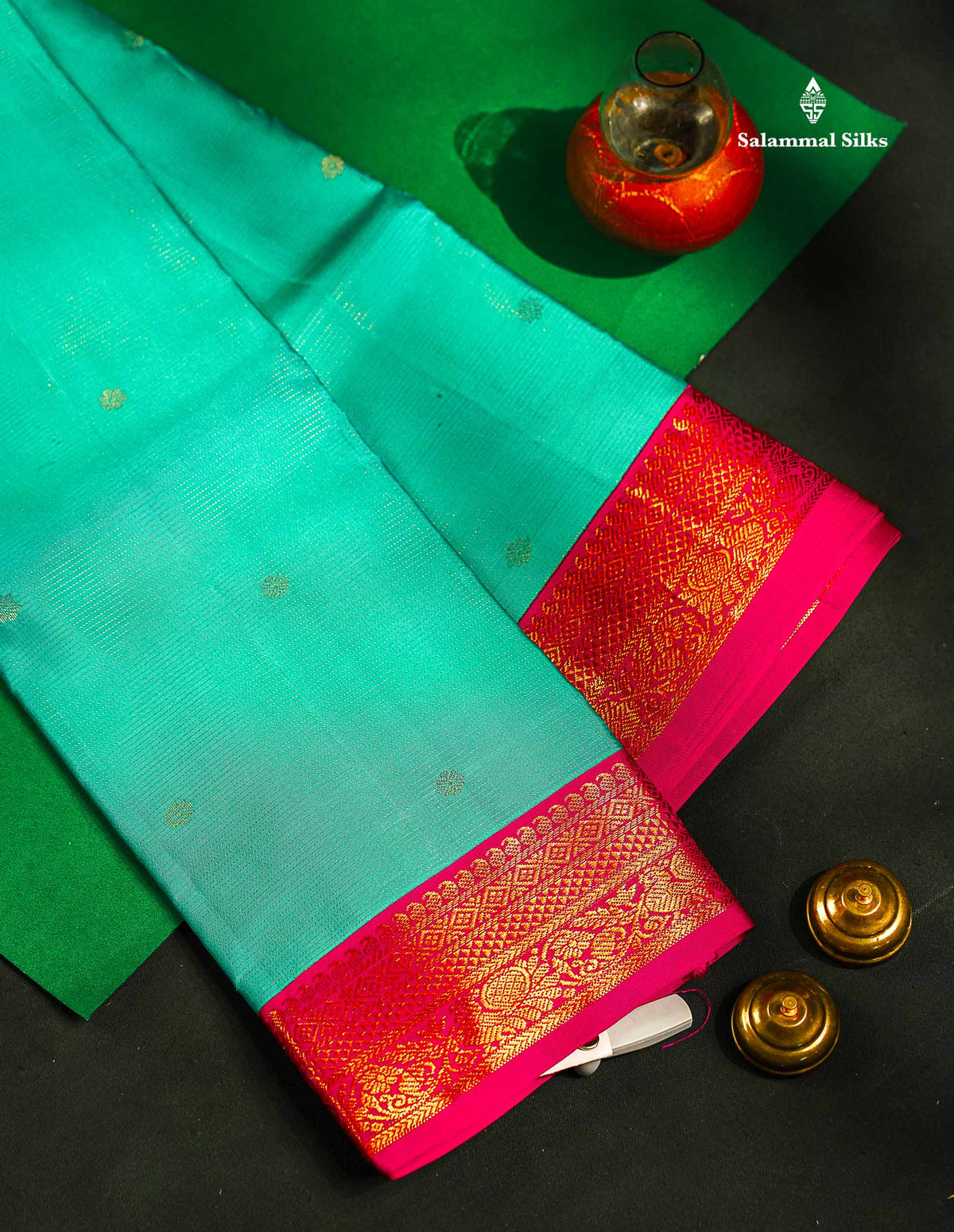 Sapphire Green Vaira Oosi Pure Kanjivaram Silk Saree With Contrast Pink Small Border