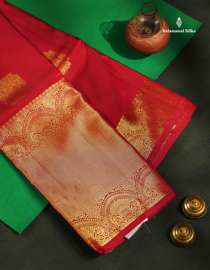 Beautiful Maroon Pure Kanjivaram Silk Saree With Contrast Bottle Green Blouse