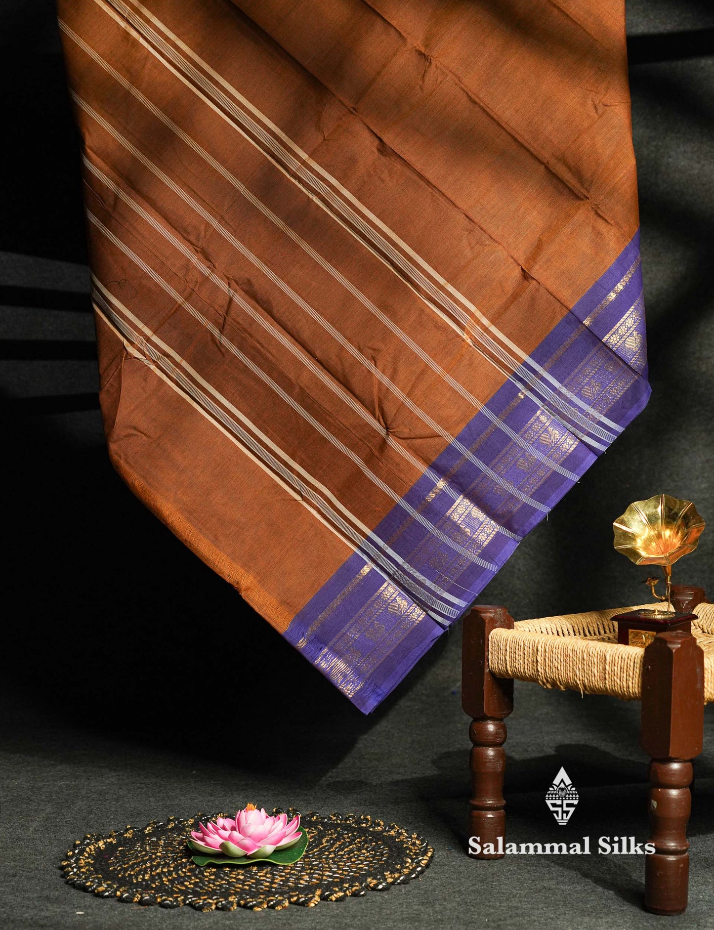 Beautiful Grey Plain Pure Chettinad Cotton Saree With Traditional Navy Blue Border