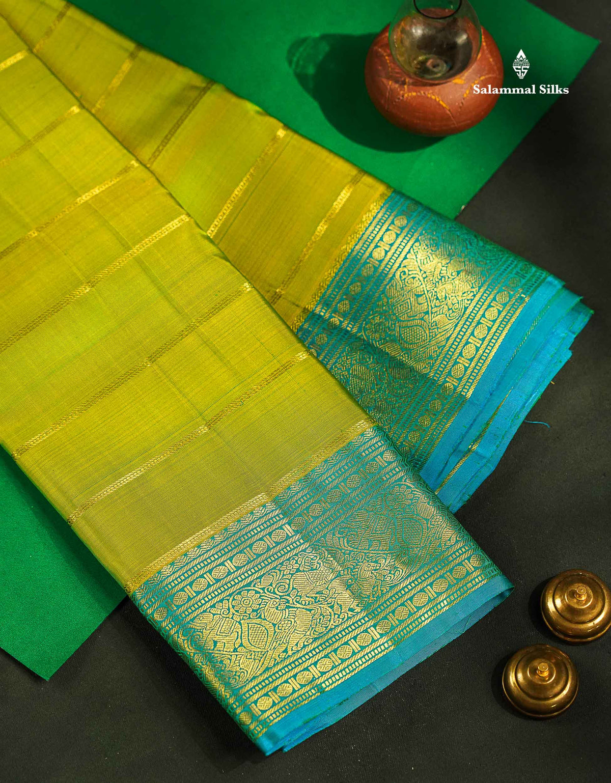 Pure Kanjivaram Silk Saree - Manthulir Green Colour Body With Sapphire Blue Traditional Border