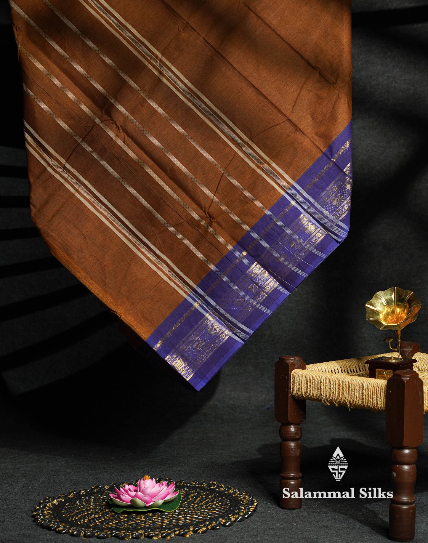 Beautiful Grey Plain Pure Chettinad Cotton Saree With Traditional Navy Blue Border