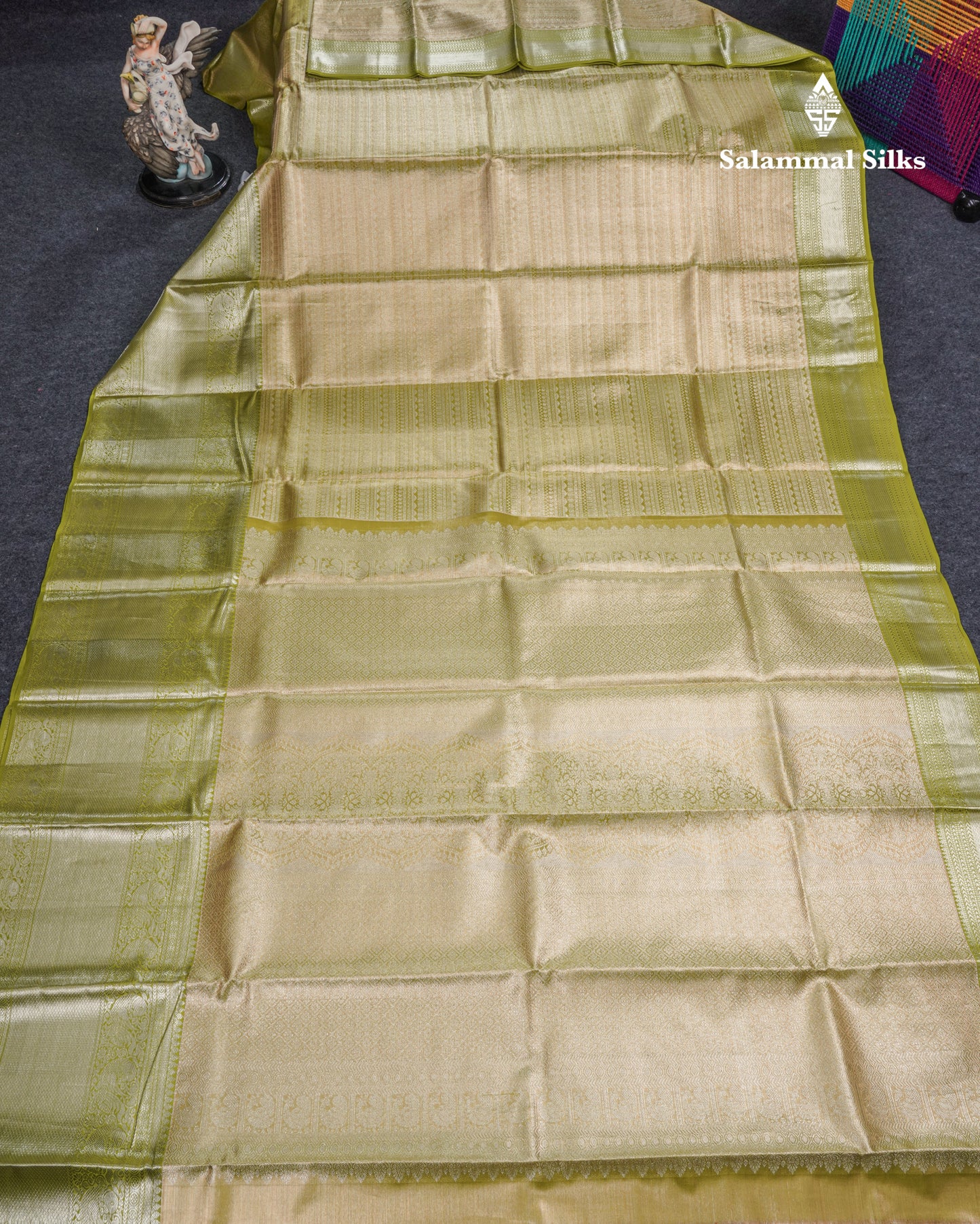 Dual Tone Green Beautiful Grand Bridal Pure Kanjivaram Silk Saree With Parrot Green Border
