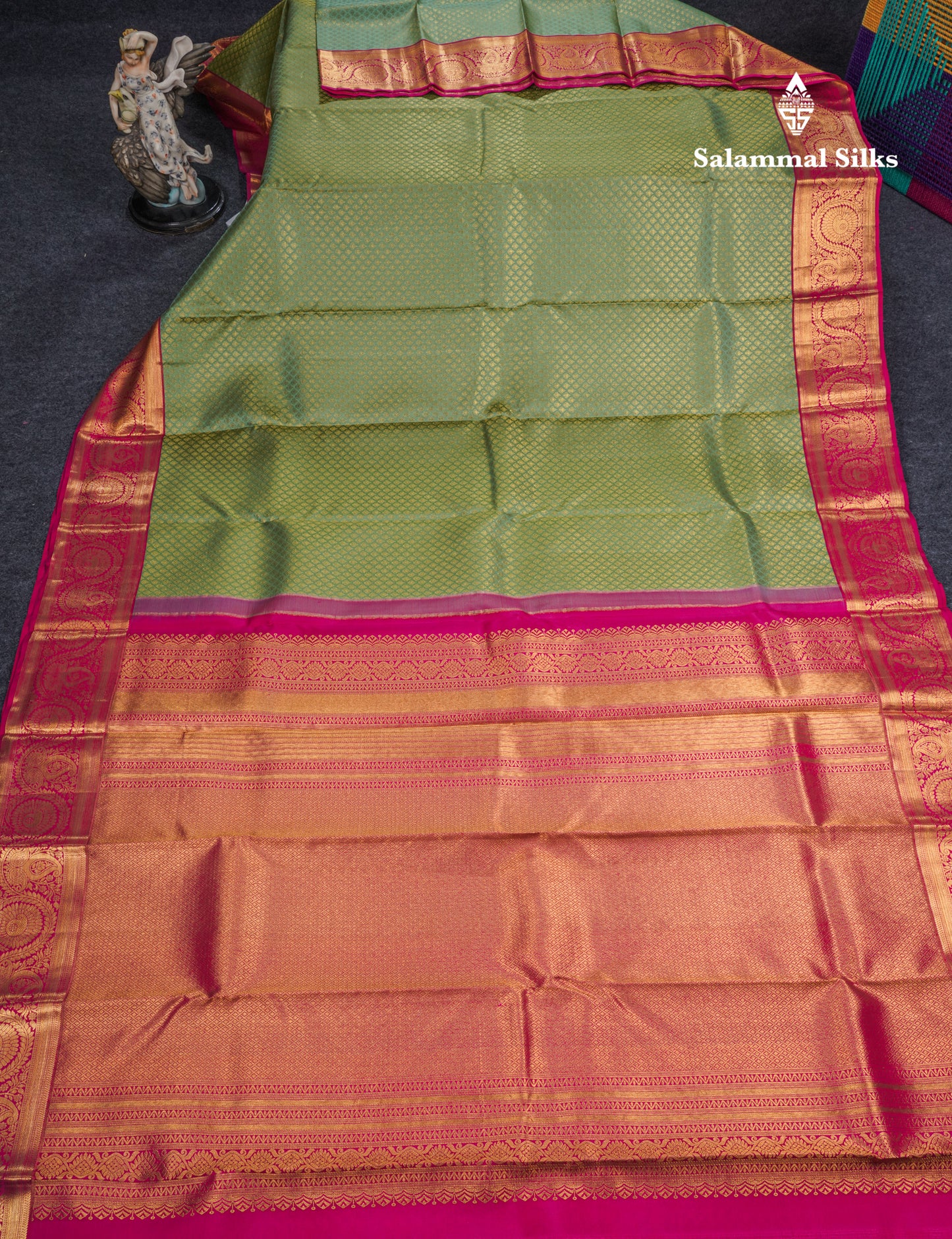 Sapphire Green Grand Jacquard Bridal Pure Kanjivaram Silk Saree With Magenta Pink Border